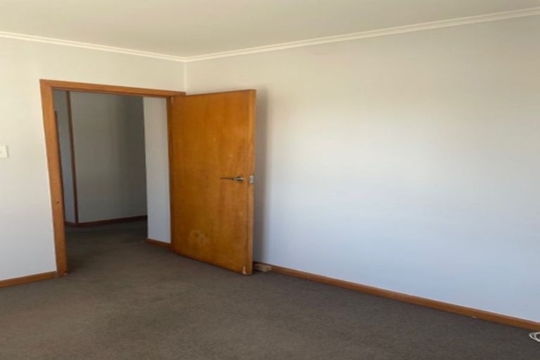 Photo of property in 38 Awaroa Road, Sunnyvale, Auckland, 0612