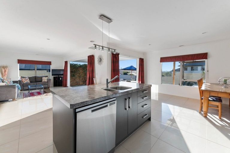 Photo of property in 96 Basley Road, Owhata, Rotorua, 3010