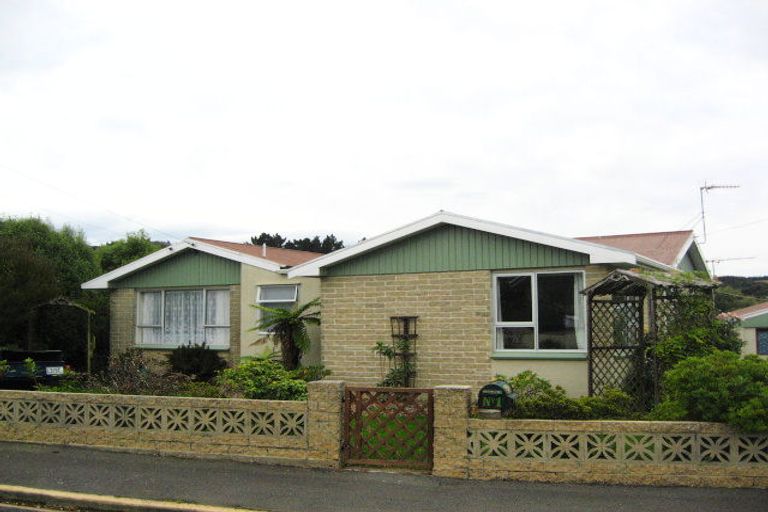 Photo of property in 1 Bellona Lane, Fairfield, Dunedin, 9018