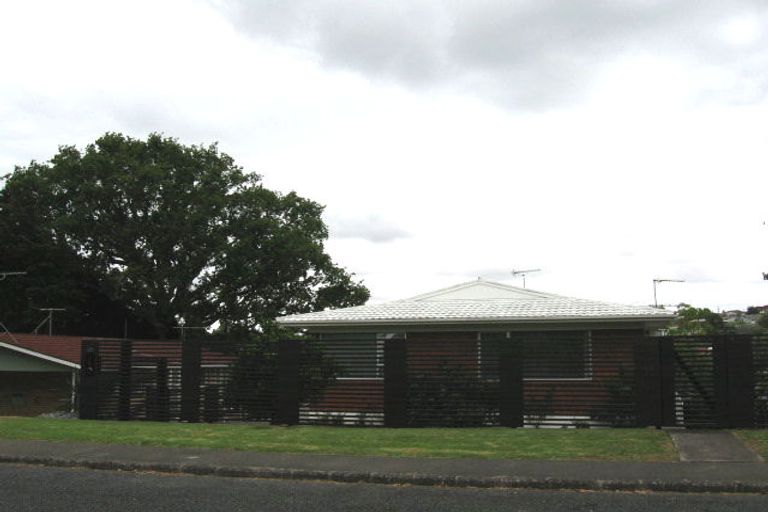 Photo of property in 2/22 Stanaway Street, Hillcrest, Auckland, 0627