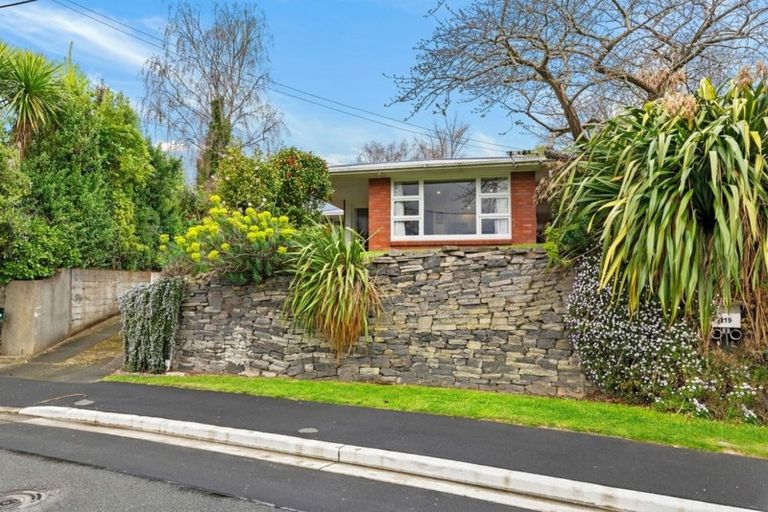 Photo of property in 213 Fifield Terrace, Opawa, Christchurch, 8023