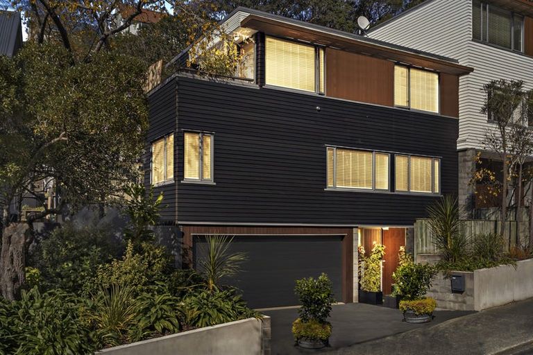 Photo of property in 35a Ngaio Road, Kelburn, Wellington, 6012