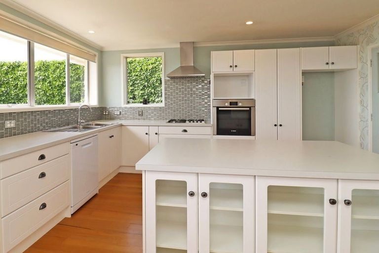 Photo of property in 16 Ure Street, South Hill, Oamaru, 9400