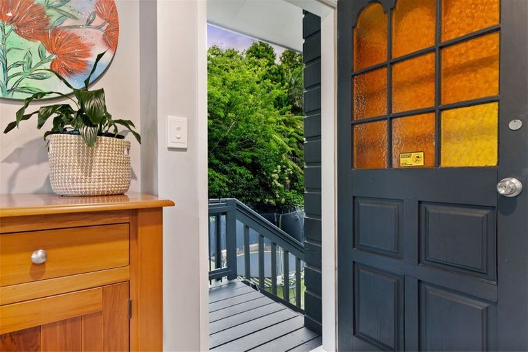 Photo of property in 15a Bridge Avenue, Te Atatu South, Auckland, 0610