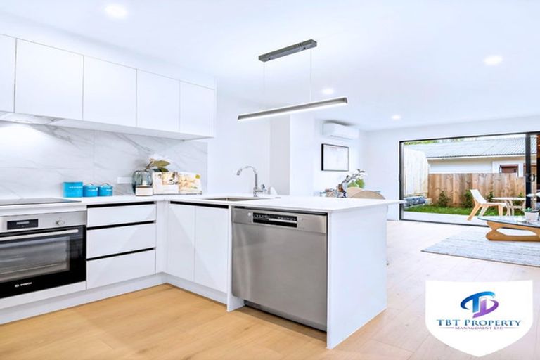 Photo of property in 3/11 Stottholm Road, Titirangi, Auckland, 0604