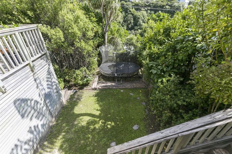 Photo of property in 12 Moana Road, Kelburn, Wellington, 6012