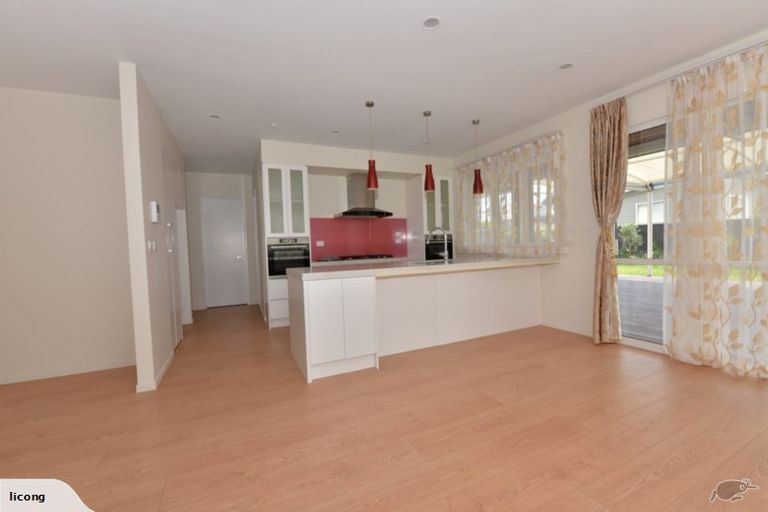 Photo of property in 14 Orchard Terrace, Riverhead, 0820