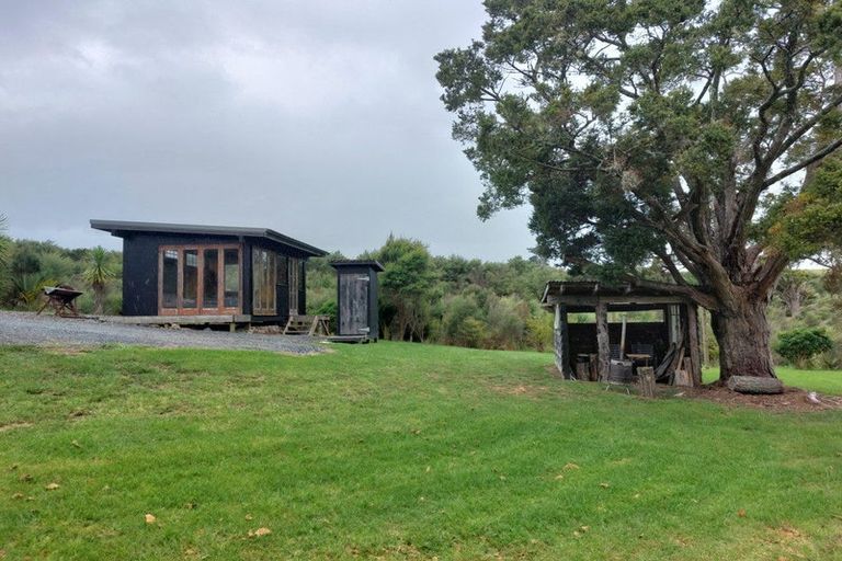 Photo of property in 147 Whaka Road, Maungaturoto, 0520