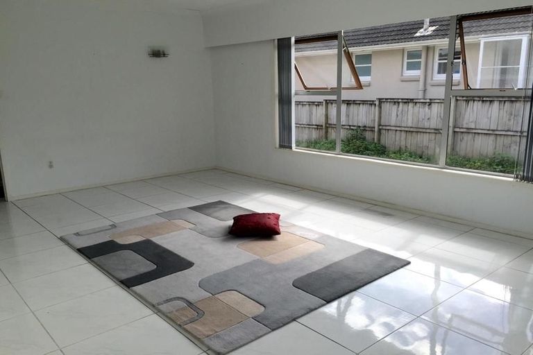 Photo of property in 1/240 Forrest Hill Road, Forrest Hill, Auckland, 0620