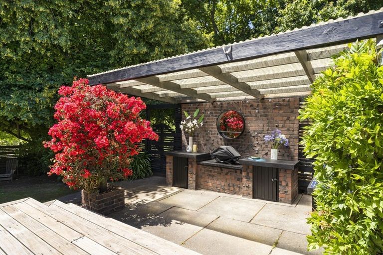 Photo of property in 7 Maungakotukutuku Road, Paraparaumu, 5032