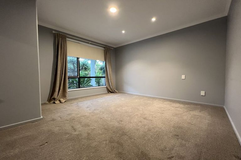 Photo of property in 60 Spencer Road, Pinehill, Auckland, 0632