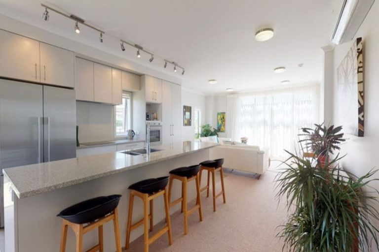 Photo of property in 138 Landmark Terrace, Orewa, 0931