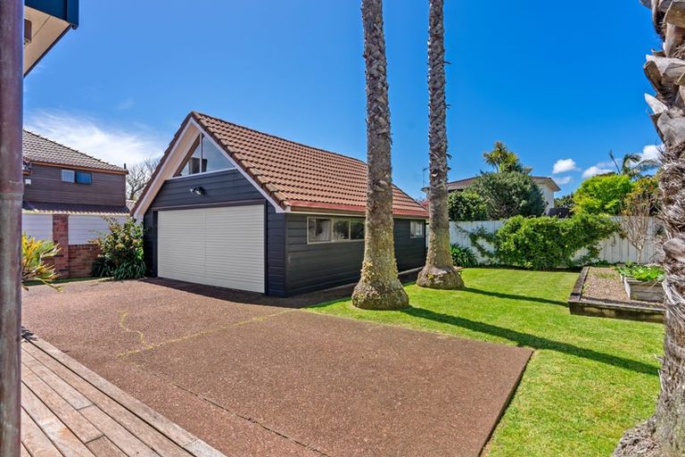 Photo of property in 31 Milford Road, Milford, Auckland, 0620