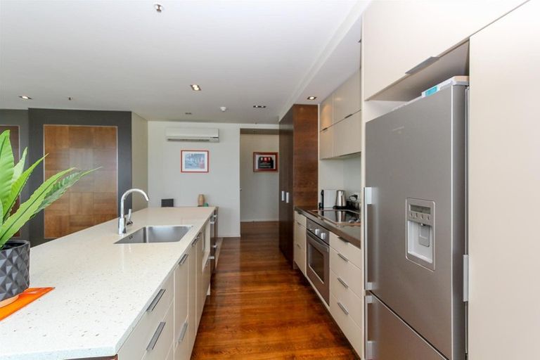 Photo of property in 22 Liardet Apartments, 501/22 Liardet Street, New Plymouth, 4310