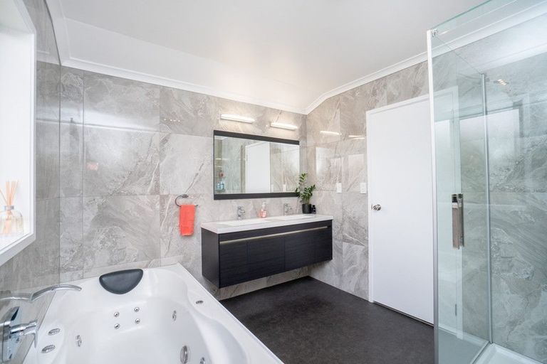 Photo of property in 176 Kelvin Grove Road, Kelvin Grove, Palmerston North, 4414