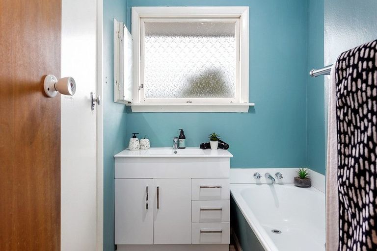 Photo of property in 633 Main North Road, Belfast, Christchurch, 8051