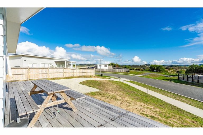Photo of property in 25 Northcoast Place, Mangawhai Heads, Mangawhai, 0505