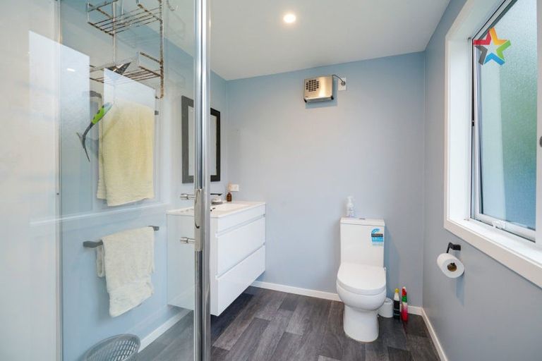 Photo of property in 30 Kilmarnock Street, Wallacetown, 9816