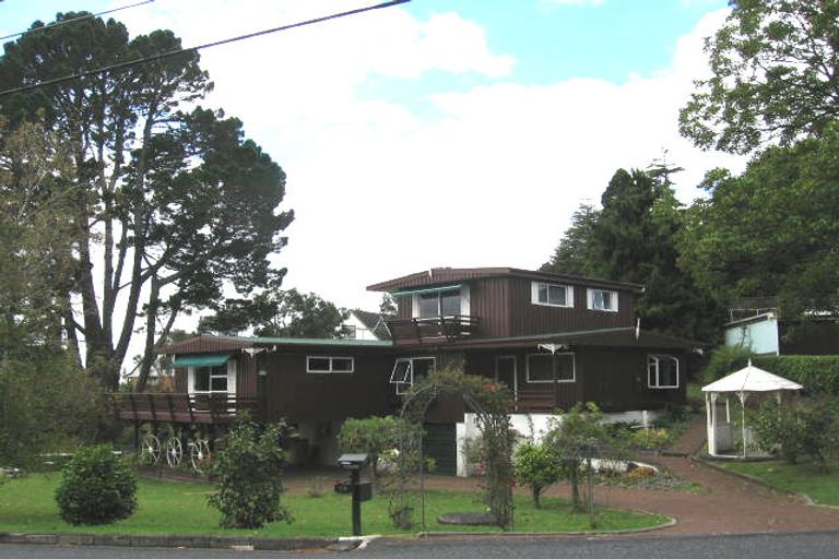 Photo of property in 79 Takahe Road, Titirangi, Auckland, 0604
