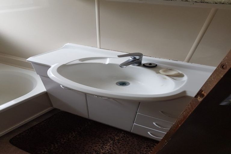 Photo of property in 28 Glynnbrooke Street, Te Atatu South, Auckland, 0610