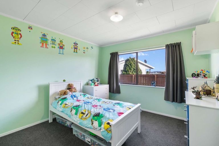 Photo of property in 5 Sequoia Place, Pukete, Hamilton, 3200