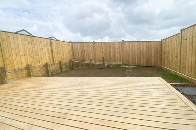 Photo of property in 15 Biokovo Street, Massey, Auckland, 0614