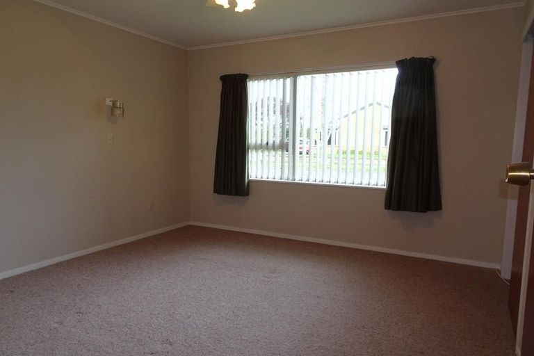 Photo of property in 12 Jeffares Place, Taradale, Napier, 4112