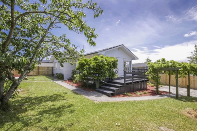 Photo of property in 8 Libra Street, Glen Eden, Auckland, 0602
