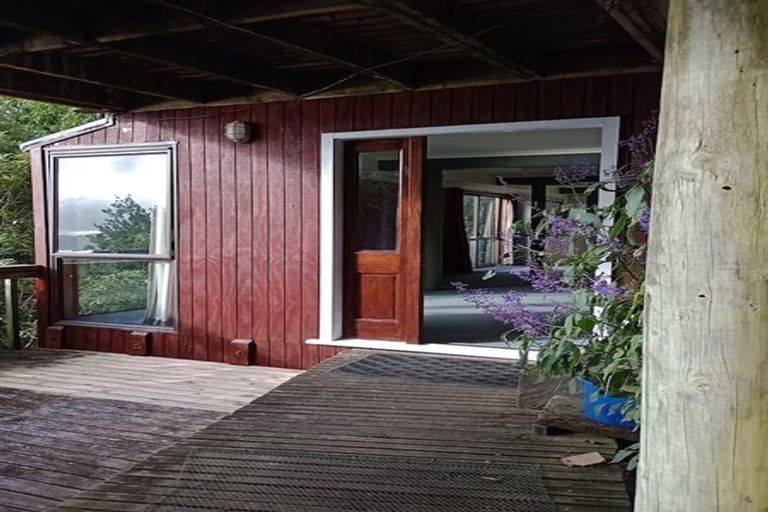 Photo of property in 321 Marine Drive, York Bay, Lower Hutt, 5013