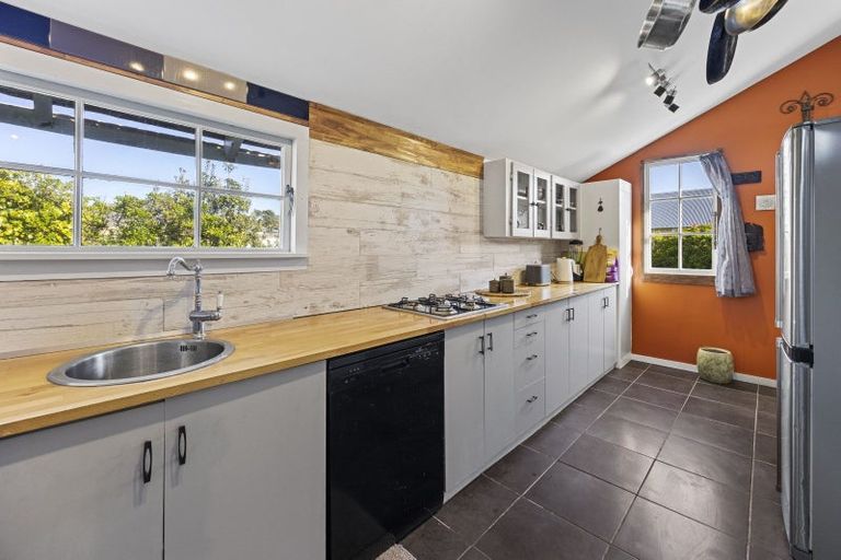 Photo of property in 21 Egmont Street, Patea, 4520