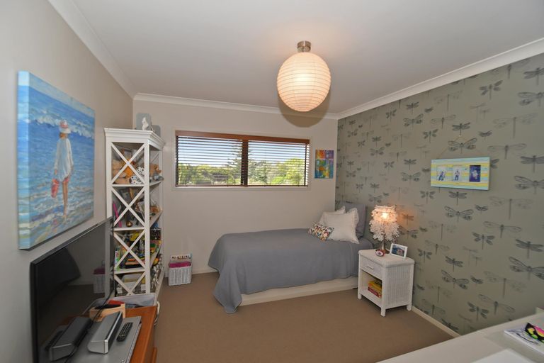 Photo of property in 2 Wonderview Road, Leigh, 0985