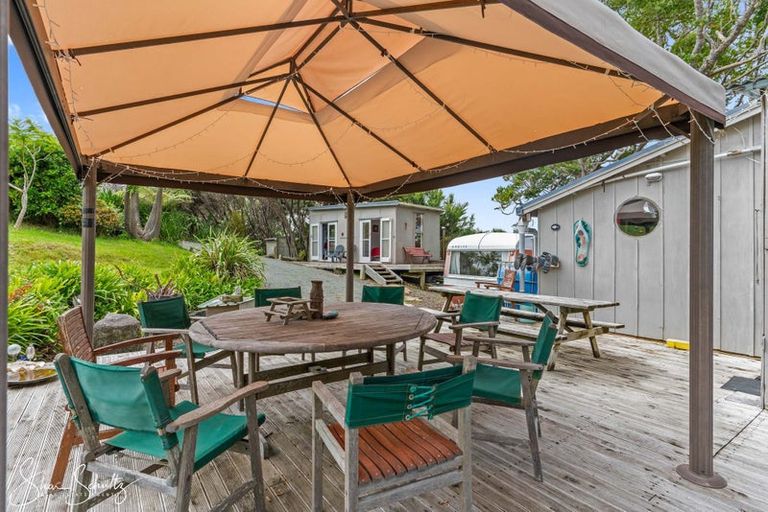 Photo of property in 429 Heatley Road, Whakapirau, Maungaturoto, 0583