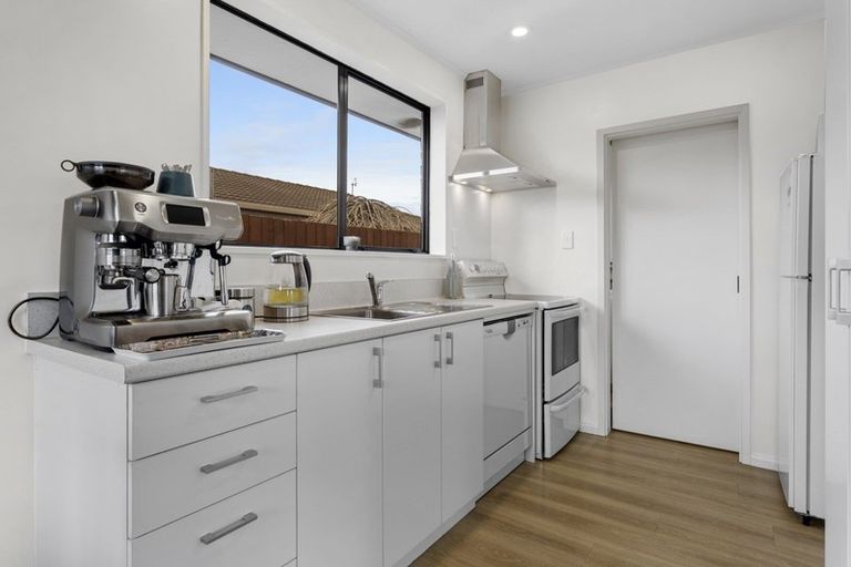 Photo of property in 1/25 La Perouse Place, Northcote, Christchurch, 8052