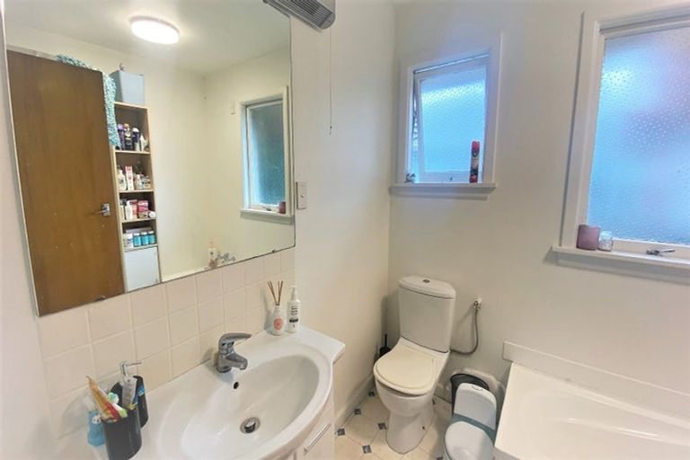 Photo of property in 8 Glenora Place, Hornby, Christchurch, 8042