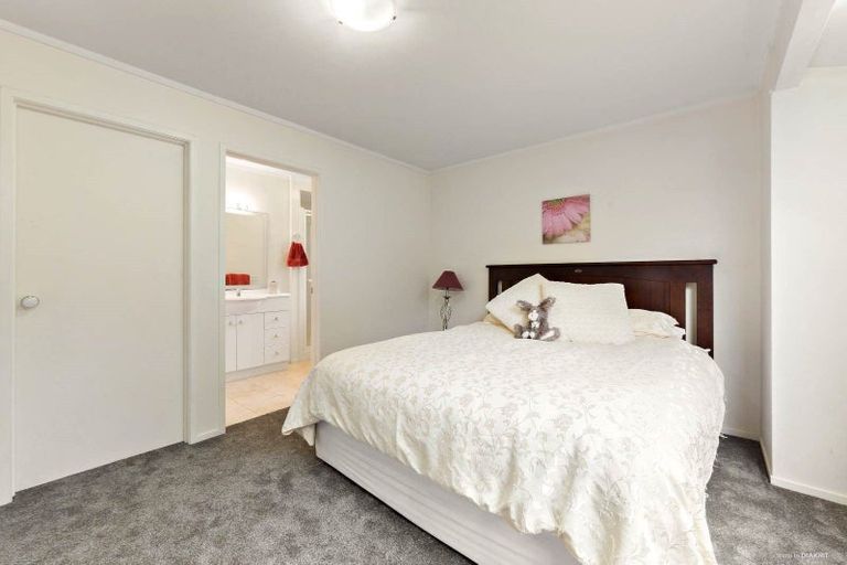 Photo of property in 2/71 Stanmore Bay Road, Stanmore Bay, Whangaparaoa, 0932