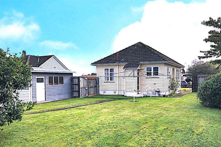 Photo of property in 240 High Street, Dannevirke, 4930