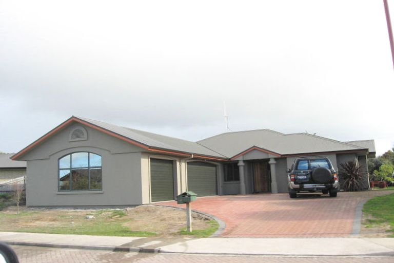 Photo of property in 19 Callum Brae Drive, Rototuna, Hamilton, 3210