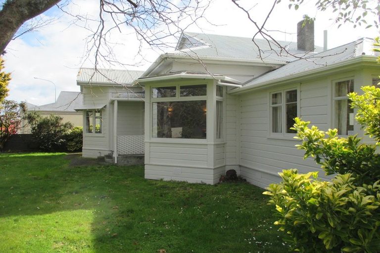 Photo of property in 377 College Street, Hokowhitu, Palmerston North, 4410