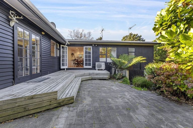 Photo of property in 44 Kahu Road, Paremata, Porirua, 5024