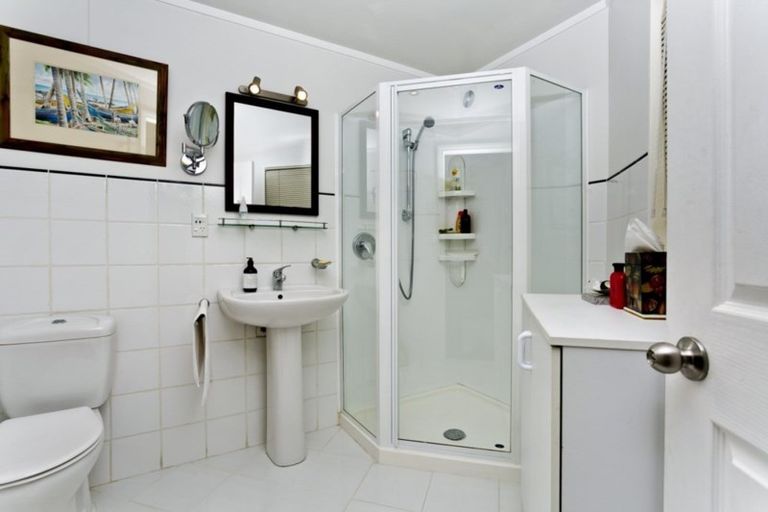 Photo of property in 26 Wicklam Lane, Greenhithe, Auckland, 0632