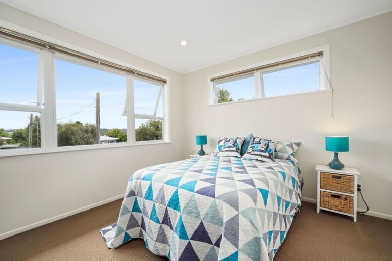 Photo of property in 1/8 Arrow Road, Forrest Hill, Auckland, 0620