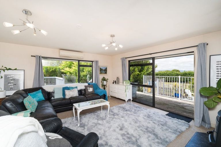 Photo of property in 49 Schnell Drive, Kelvin Grove, Palmerston North, 4414