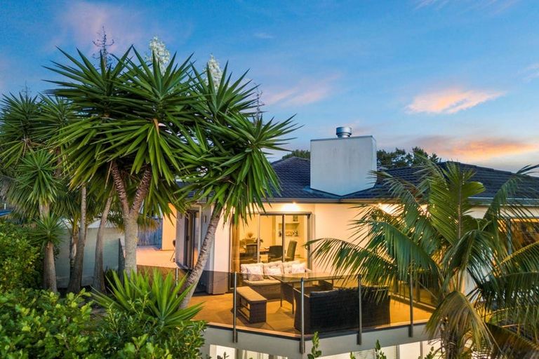 Photo of property in 2 Baverton Drive, Flat Bush, Auckland, 2016