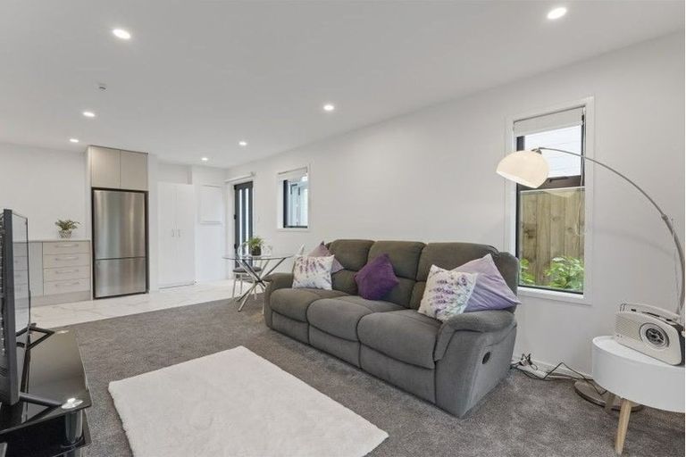 Photo of property in 2/324 Oxford Terrace, Avalon, Lower Hutt, 5011
