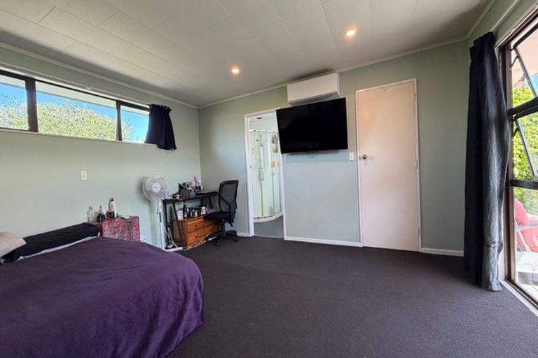 Photo of property in 25a Jeffares Place, Taradale, Napier, 4112