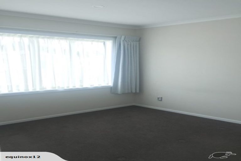 Photo of property in 5 Panakenake Way, Flat Bush, Auckland, 2019