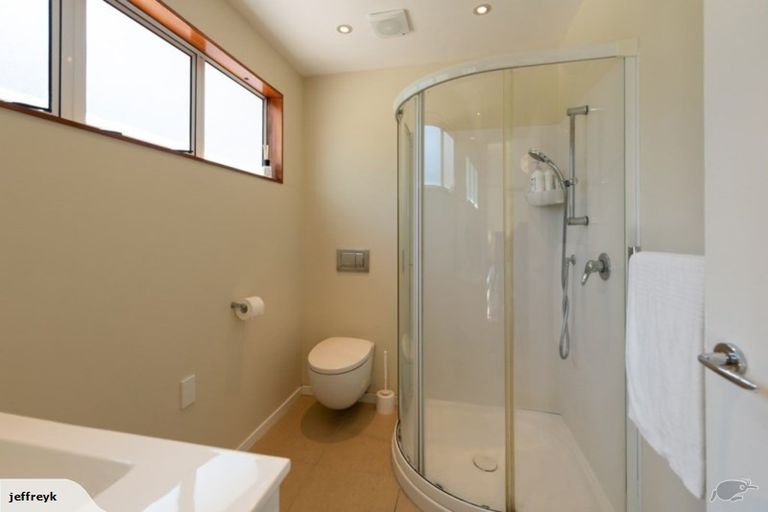 Photo of property in 52 Homewood Avenue, Karori, Wellington, 6012