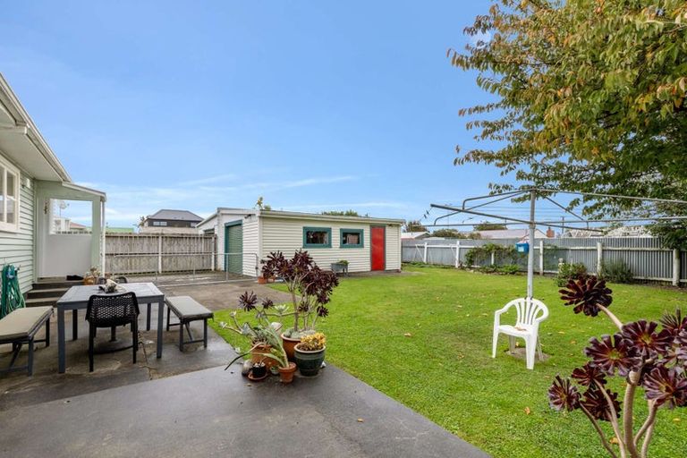 Photo of property in 27 Ferguson Street, Levin, 5510