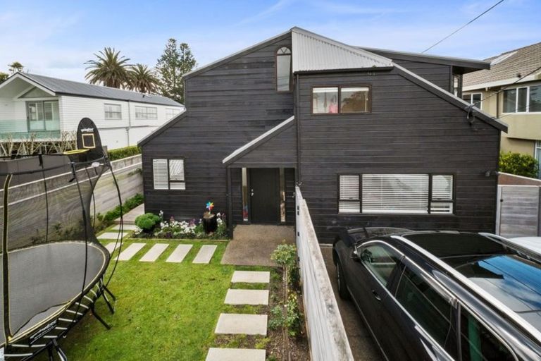 Photo of property in 1/45 Princes Street, Northcote Point, Auckland, 0627