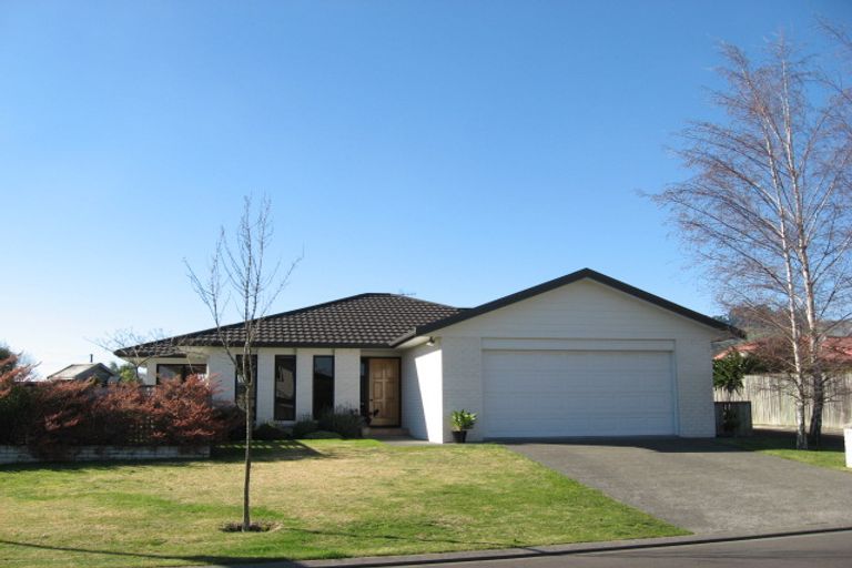 Photo of property in 8 Kingsgate Lane, Havelock North, 4130